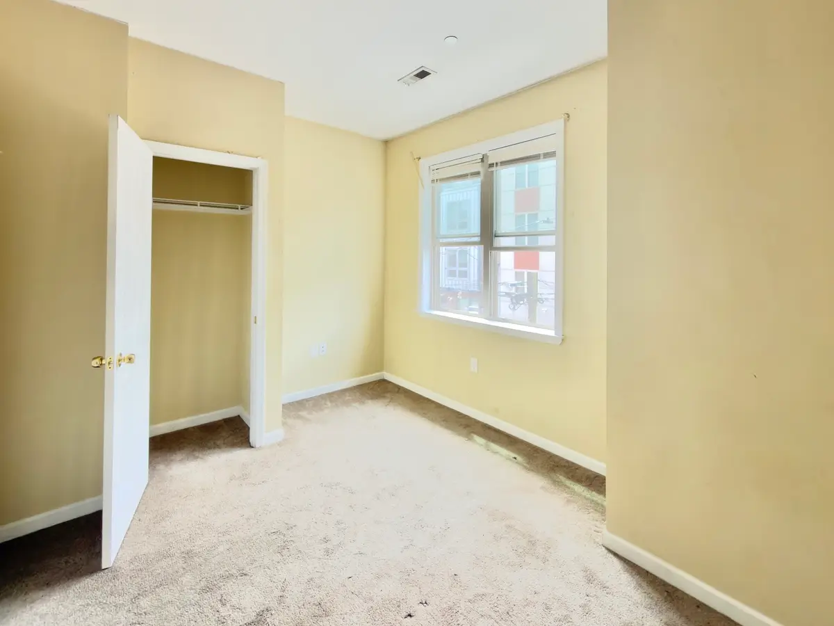 1611 Willington St — Unit 2F — 2 bedroom student apartment at 1611 Willington St near Temple
