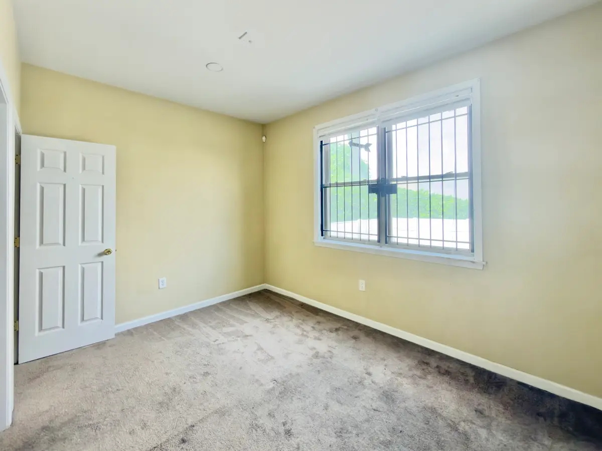 1621 W Oxford St — Unit B — 5 bedroom student apartment at 1621 W Oxford St near Temple