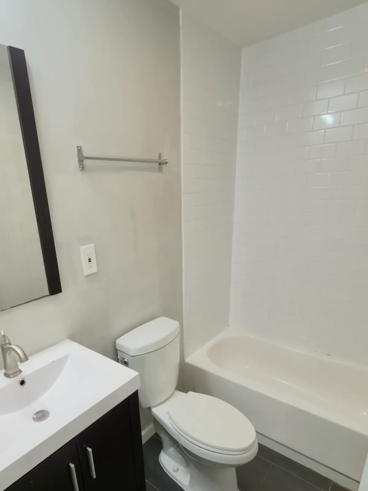 1811 N 17th St — Unit D — 4 bedroom student apartment at 1811 N 17th St near Temple