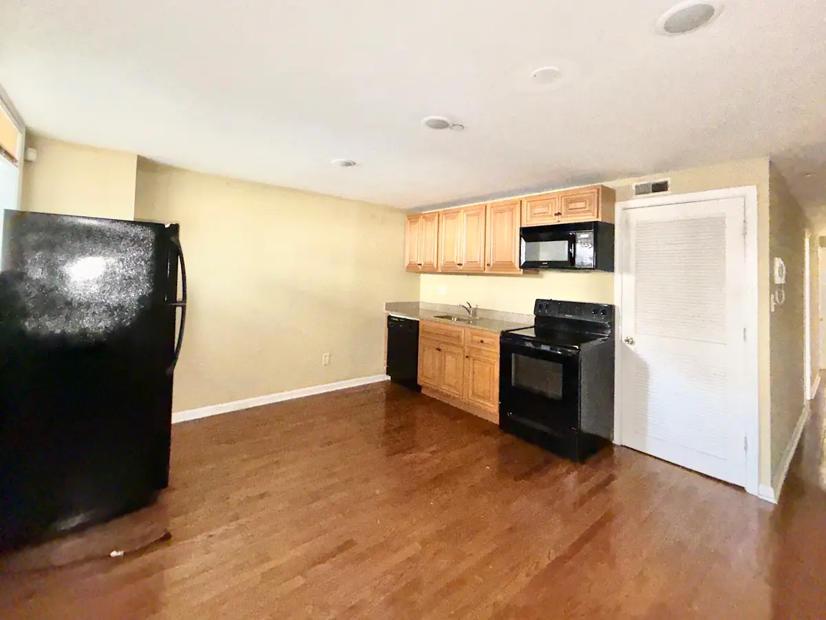 2026 N 17th St student apartment near Temple University