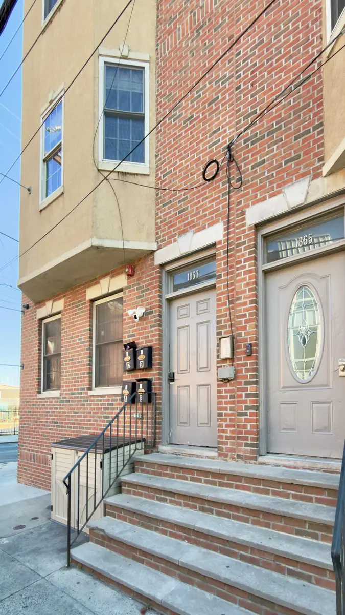 1855 N 17th St student apartment near Temple University