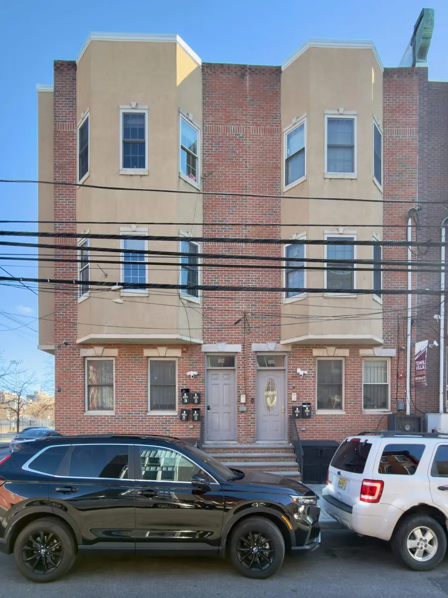 1855 N 17th St — Unit B — 5 bedroom student apartment at 1855 N 17th St near Temple