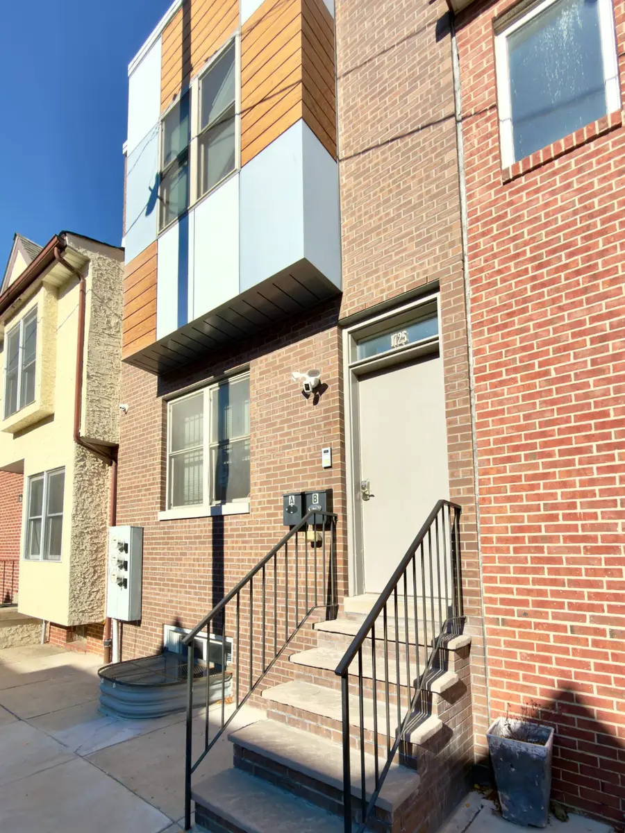 1725 Page St — Unit B — 4 bedroom student apartment at 1725 Page St near Temple