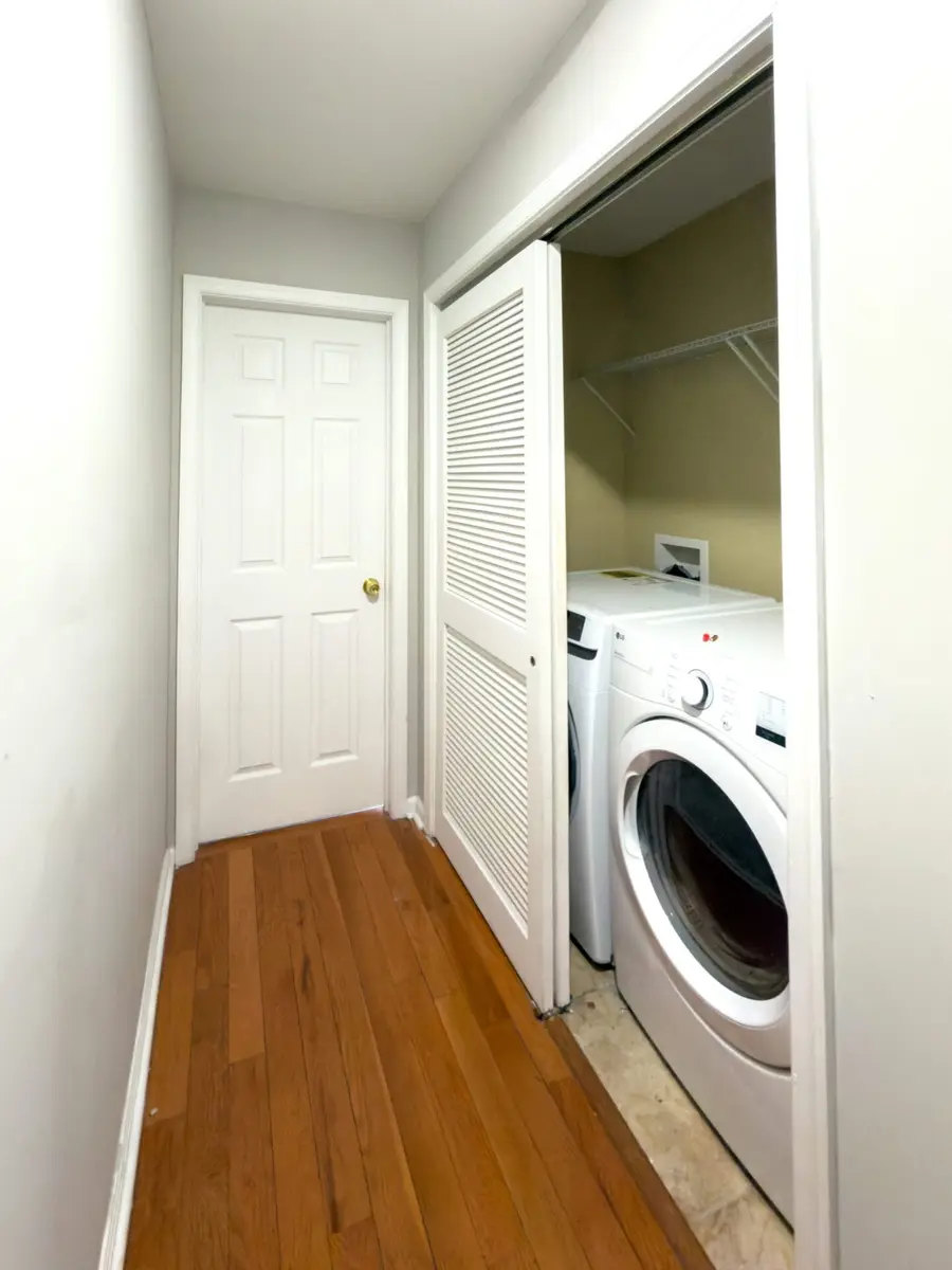 1415 W Jefferson St — Unit B — 5 bedroom student apartment at 1415 W Jefferson St near Temple