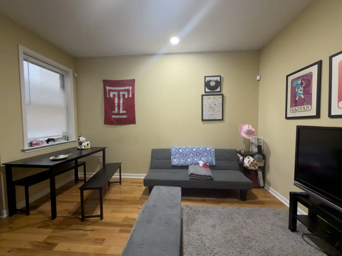 2041 N Carlisle St — Unit B — 2 bedroom student apartment at 2041 N Carlisle St near Temple