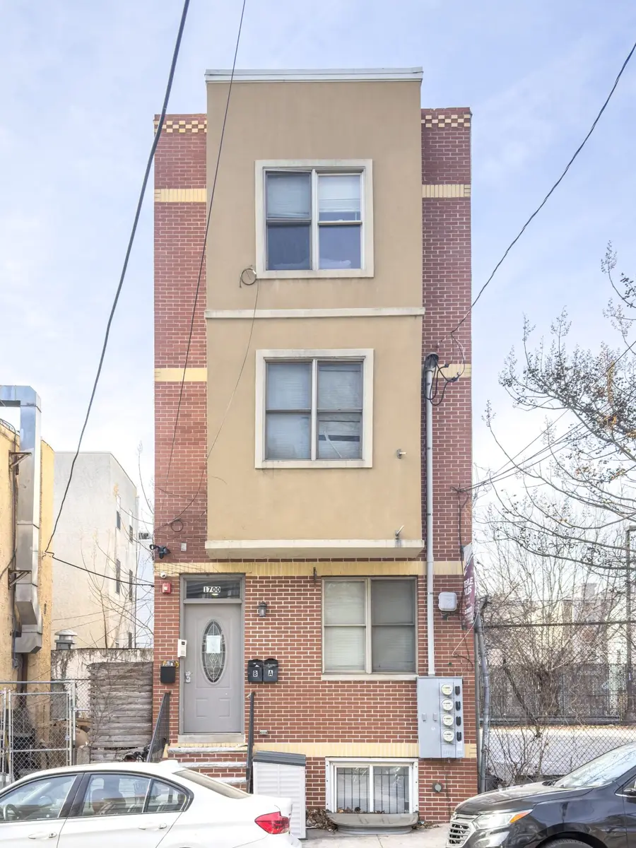 1700 N 17th St student apartment near Temple University