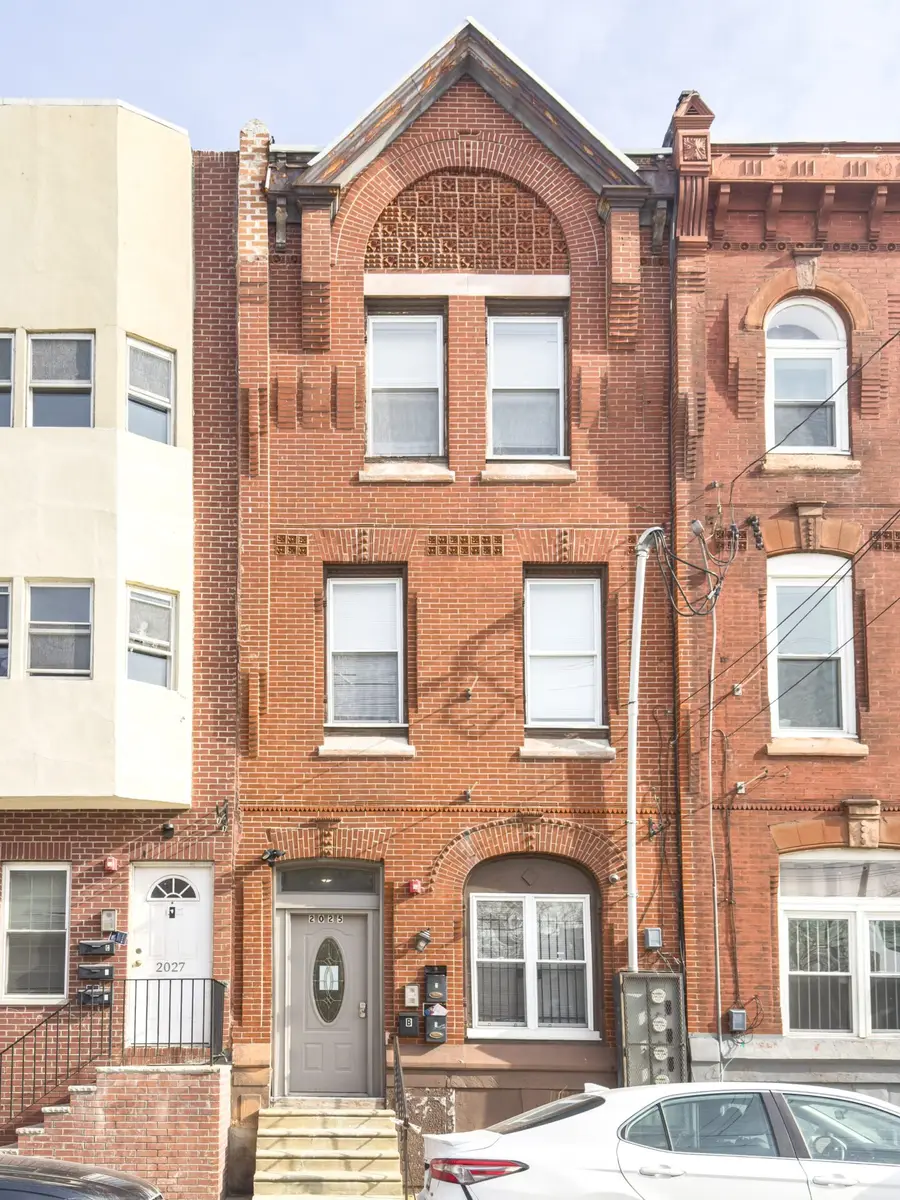 2025 N 15th St — Unit A, photo 1 of 1