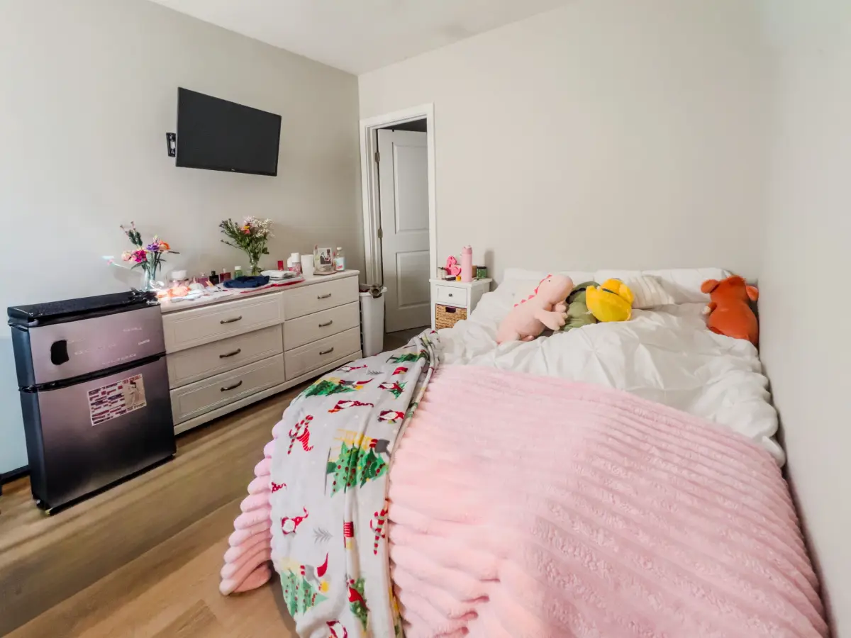 1605 W Oxford St — Unit D — 4 bedroom student apartment at 1605 W Oxford St near Temple