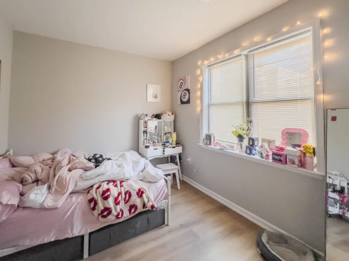 1607 Willington St — Unit 2B — 2 bedroom student apartment at 1607 Willington St near Temple